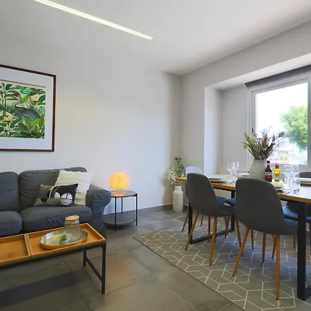 Modern Seafront 3bedrooms With Spacious Yard Jlin1-1 Apartment *