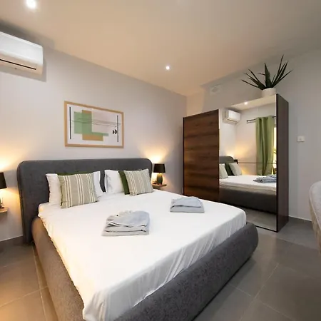 Modern Seafront 3bedrooms With Spacious Yard Jlin1-1