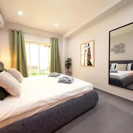 Modern Seafront 3bedrooms With Spacious Yard Jlin1-1