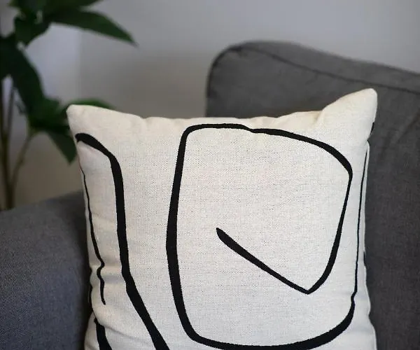 Modern Seafront 3bedrooms With Spacious Yard Jlin1-1 *