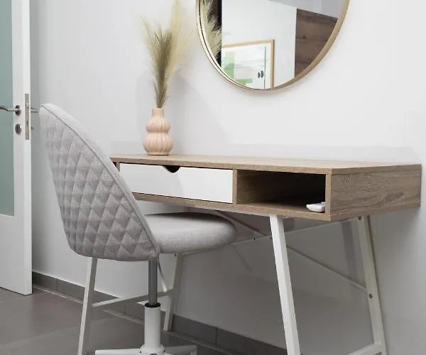 Apartment Modern Seafront 3bedrooms With Spacious Yard Jlin1-1 Sliema